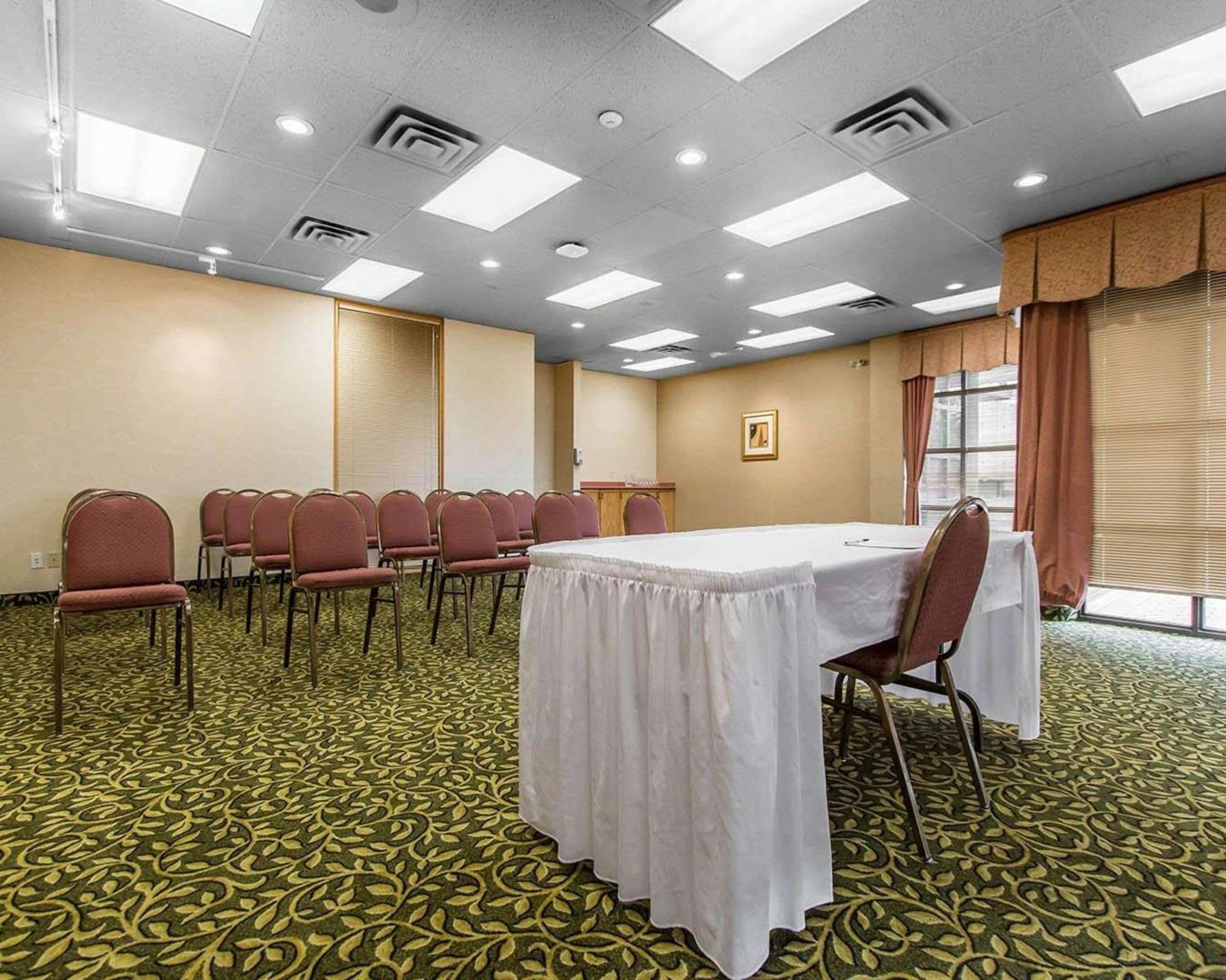 Quality Inn & Suites Bay Front Sault Ste. Marie Exterior photo