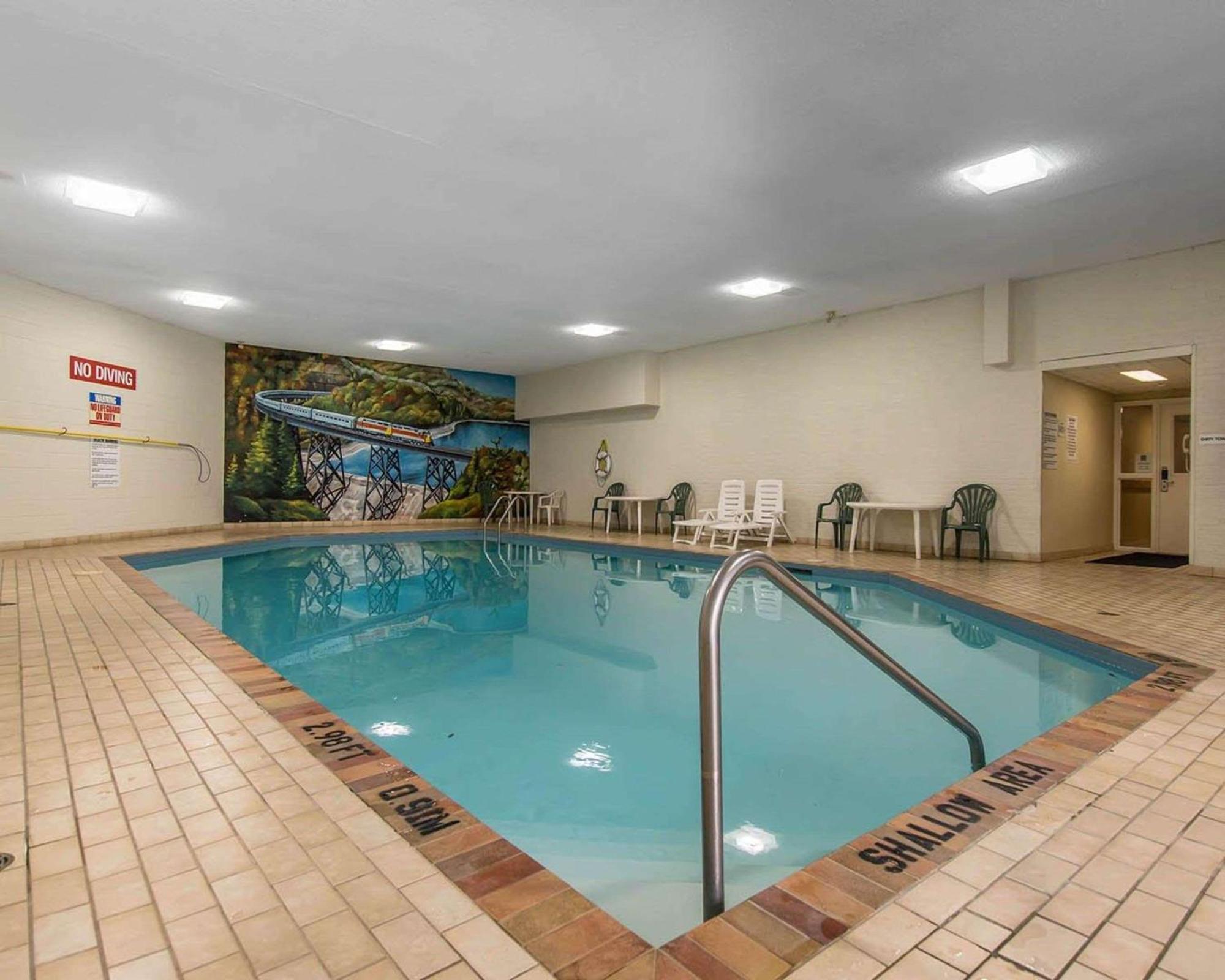 Quality Inn & Suites Bay Front Sault Ste. Marie Exterior photo