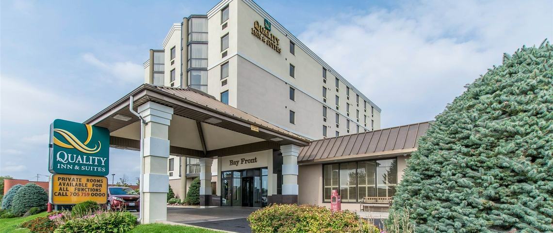 Quality Inn & Suites Bay Front Sault Ste. Marie Exterior photo